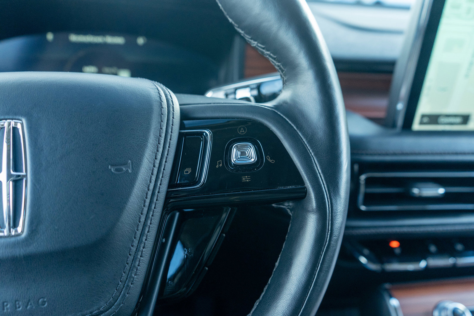 Used 2024 Lincoln Aviator Reserve image 26