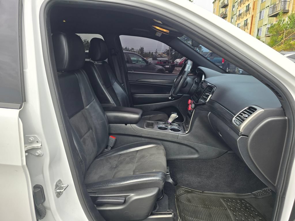 Used 2021 Jeep Grand Cherokee Laredo X AWD/4WD image 12