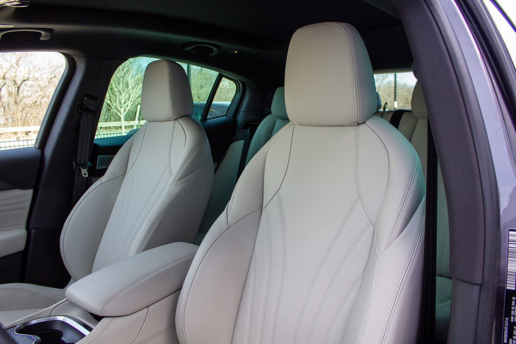 Used 2024 Maserati Grecale GT image 12