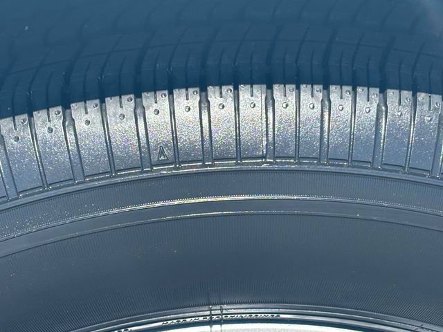 Used 2024 Chrysler Pacifica Touring-L FWD image 31