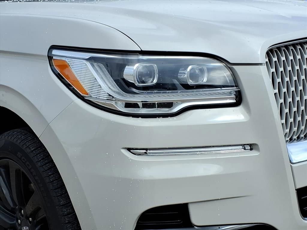 Used 2024 Lincoln Navigator Reserve image 11