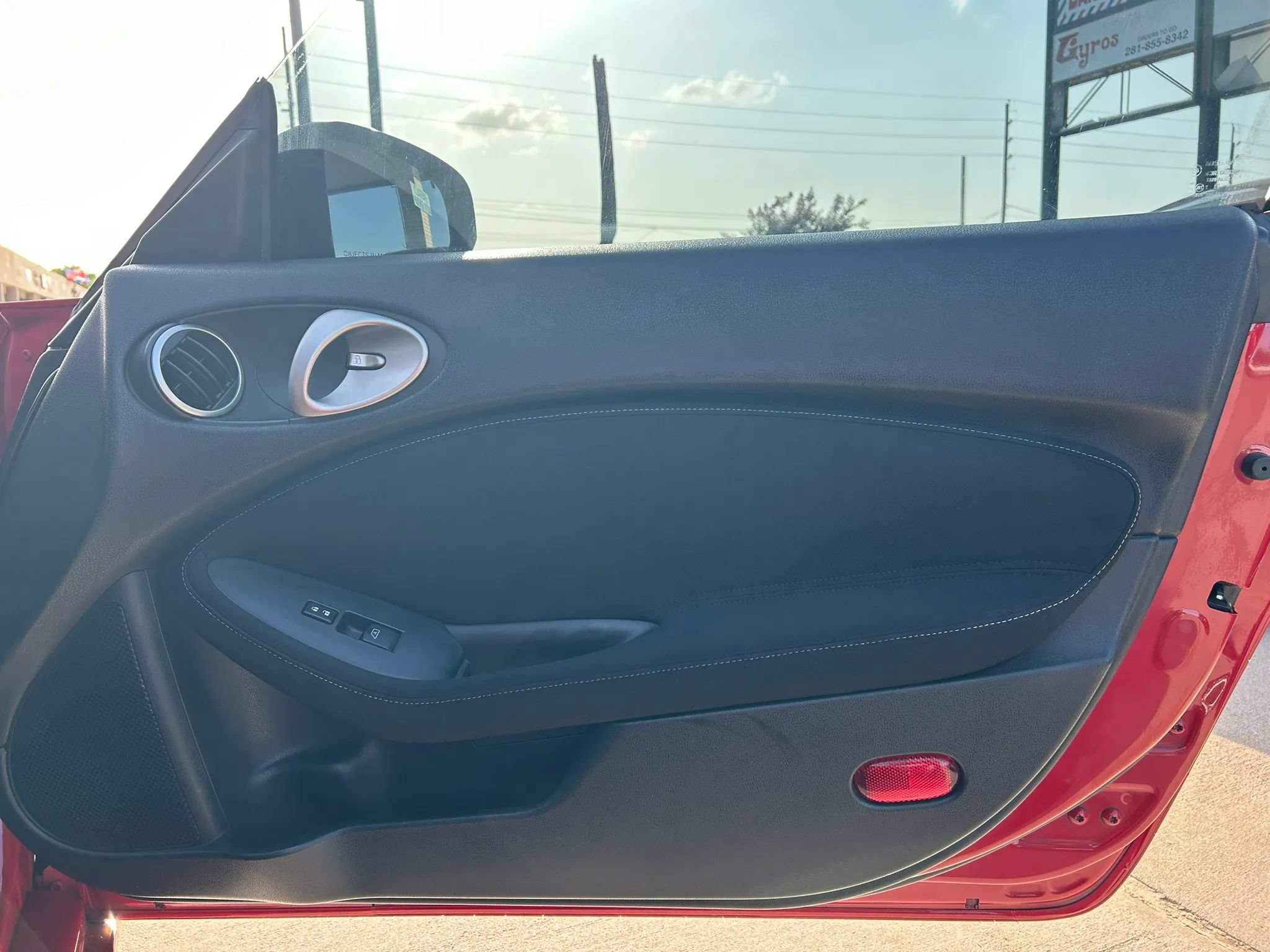 Used 2009 Nissan 370Z Coupe w/ Sport Pkg RWD image 16