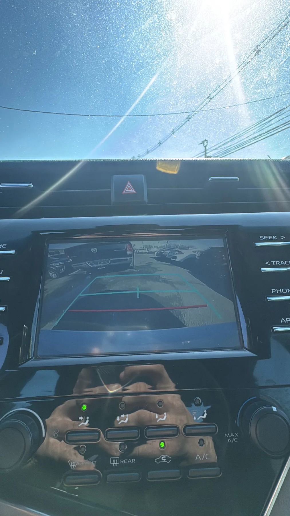 Used 2018 Toyota Camry LE image 28