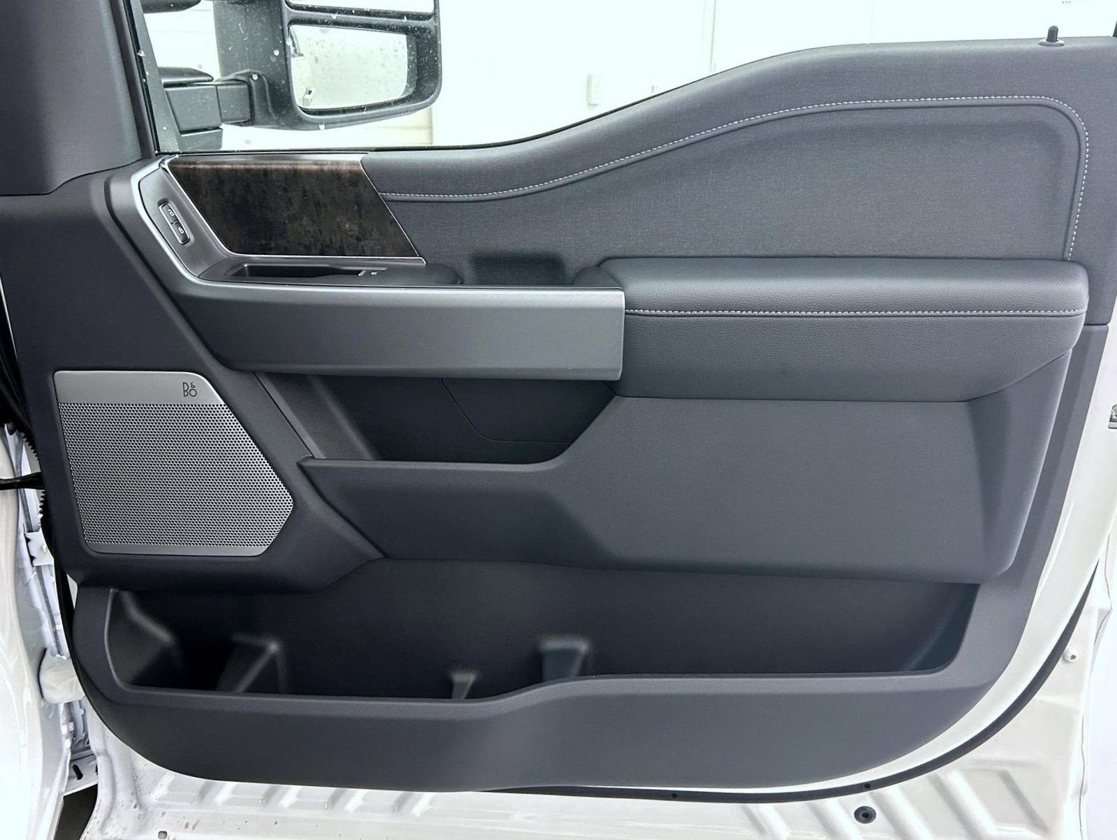 New 2026 Ford F250 Lariat w/ Black Appearance Package image 16