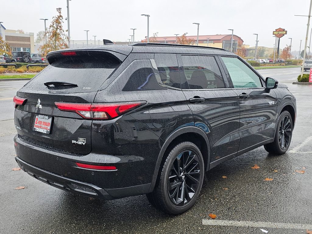 Used 2025 Mitsubishi Outlander SEL Black Edition image 5