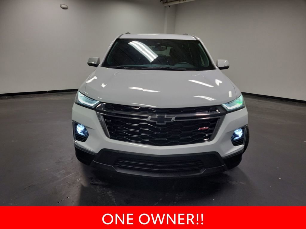 Used 2023 Chevrolet Traverse RS image 3