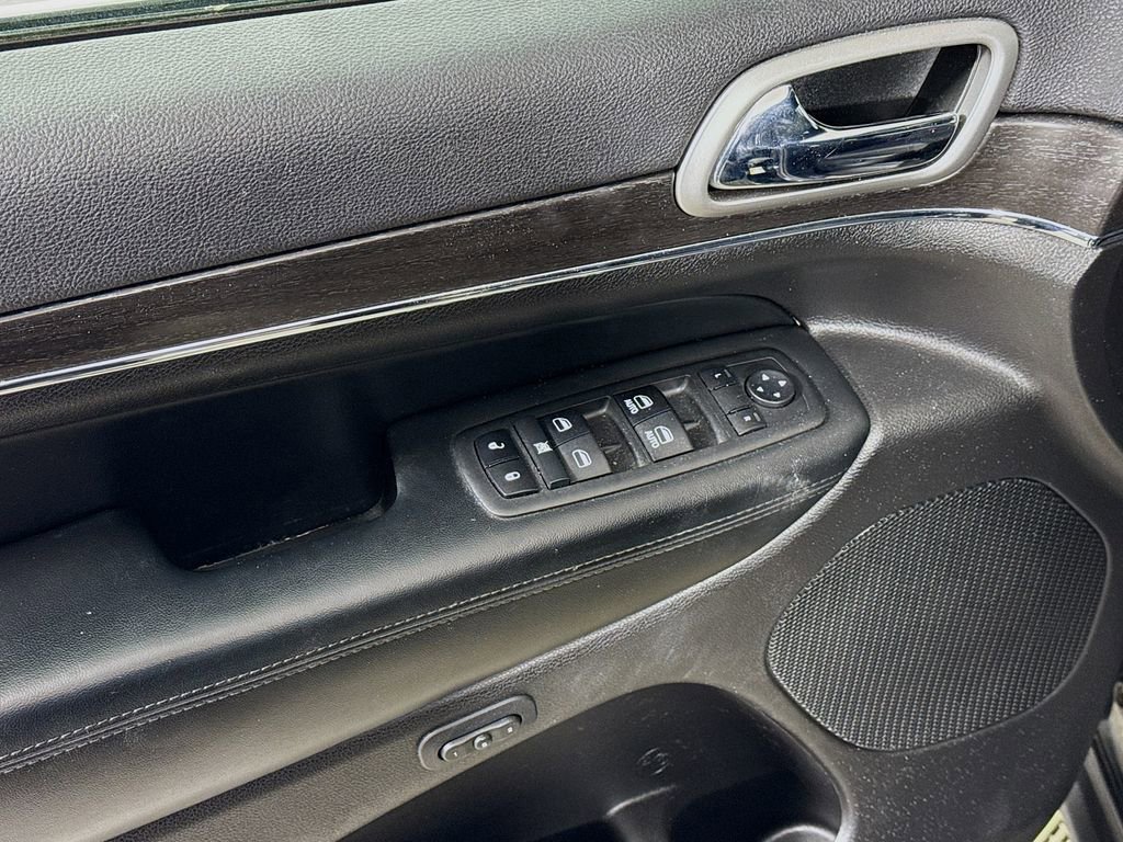 Used 2018 Jeep Grand Cherokee Limited image 17