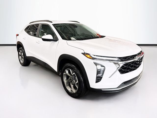 New 2026 Chevrolet Trax LT w/ LPO, Blackout Package image 3