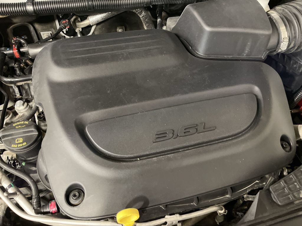 Used 2023 Chrysler Pacifica Touring-L AWD/4WD image 26