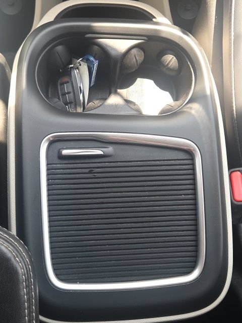 Used 2023 Chrysler Pacifica Touring-L FWD image 38