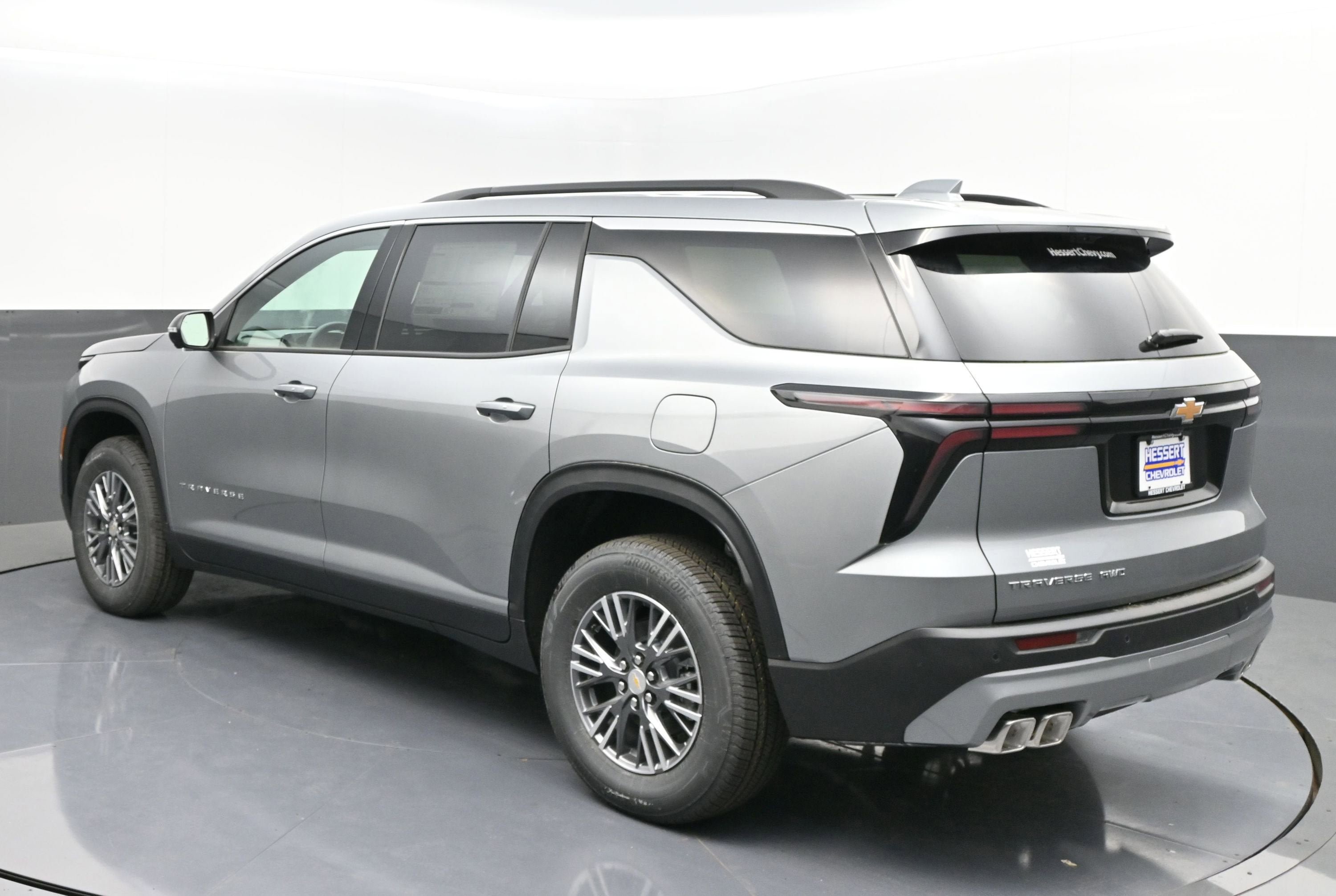New 2026 Chevrolet Traverse LT w/ Driver Confidence Package AWD/4WD image 5