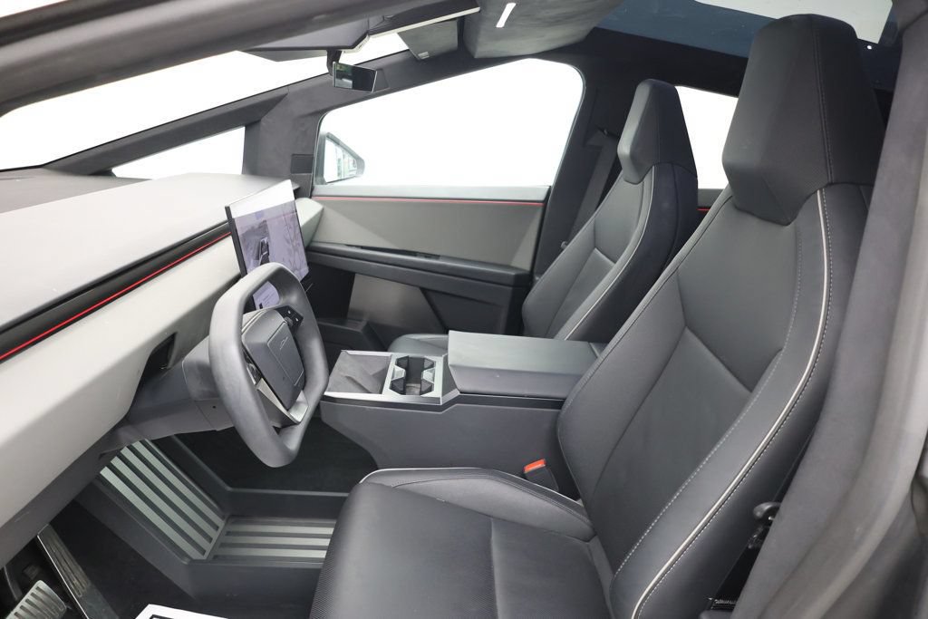 Used 2024 Tesla Cybertruck AWD Crew Cab image 22