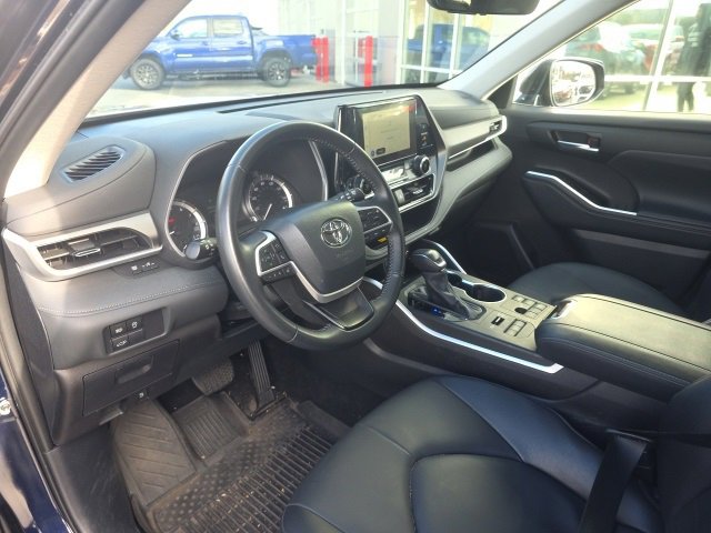 Used 2024 Toyota Highlander XLE image 17