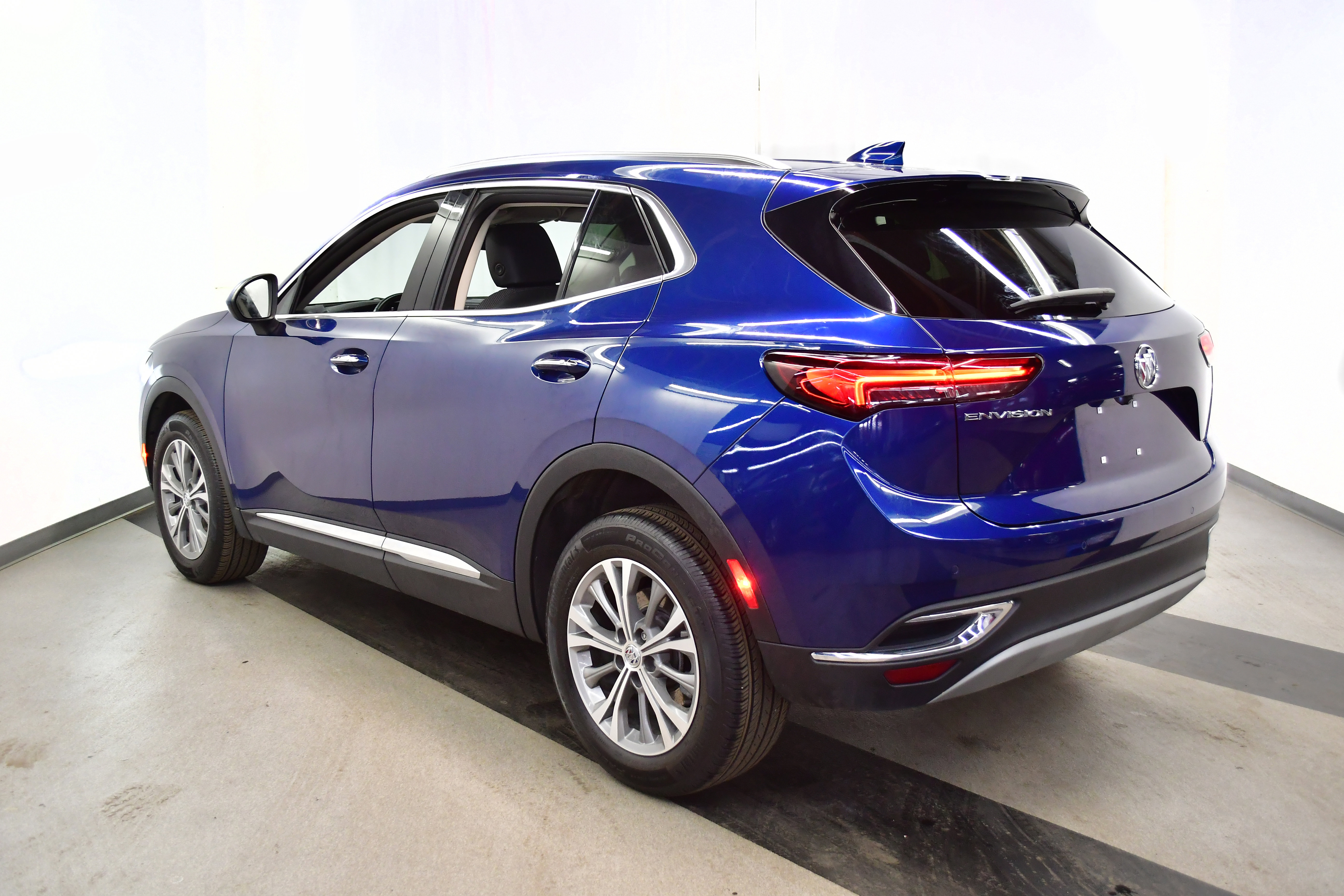 Used 2022 Buick Envision Preferred image 5