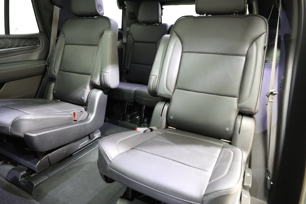 Used 2021 GMC Yukon Denali w/ Denali Ultimate Package AWD/4WD image 13