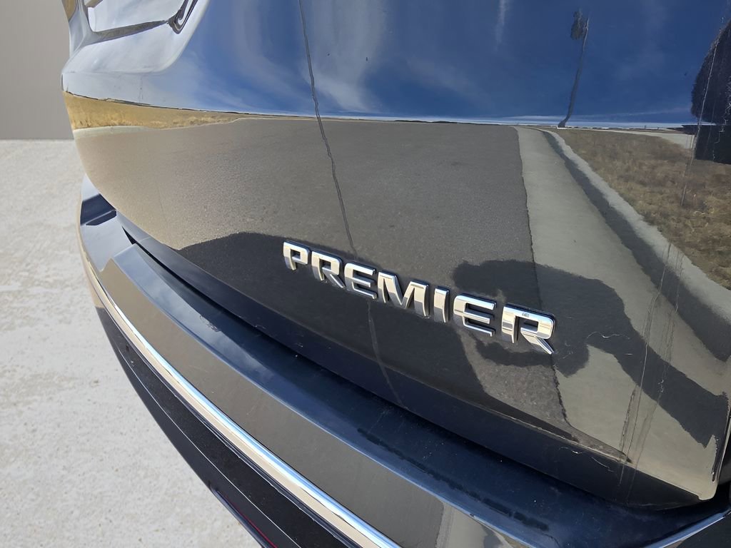 Used 2019 Chevrolet Traverse Premier w/ Driver Confidence II Package image 11