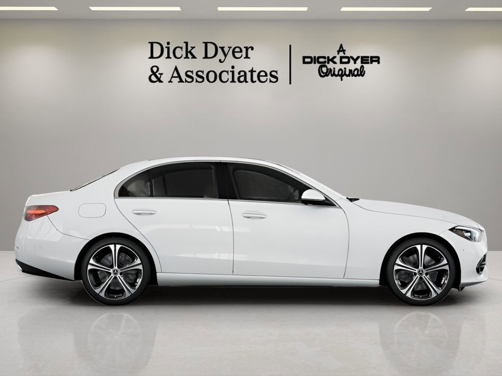 Used 2025 Mercedes-Benz C 300 Sedan image 5