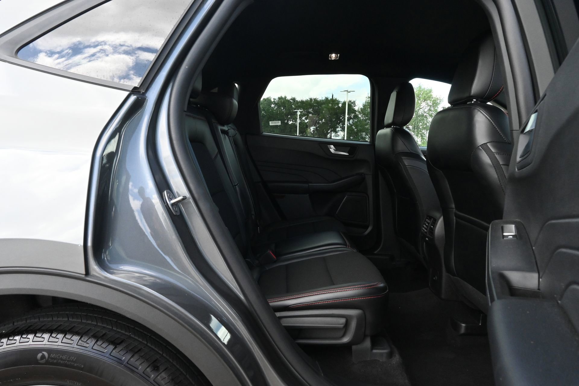 Used 2025 Ford Escape ST-Line AWD/4WD image 24