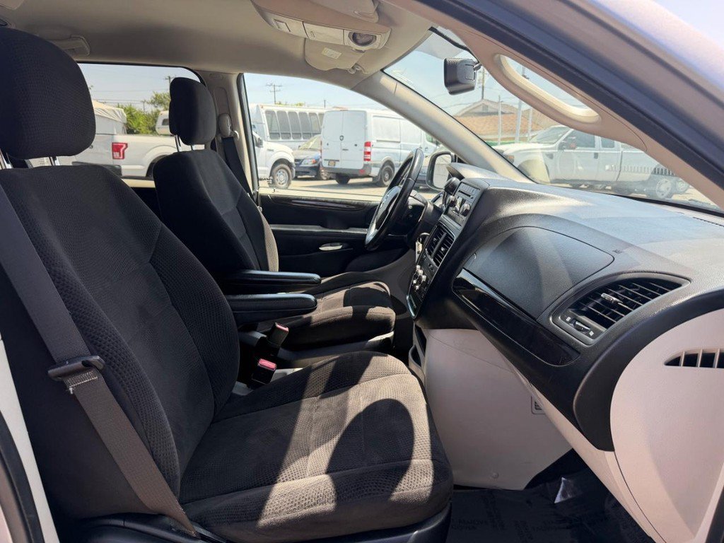 Used 2014 Dodge Grand Caravan SE w/ Quick Order Package 29E SE FWD image 21