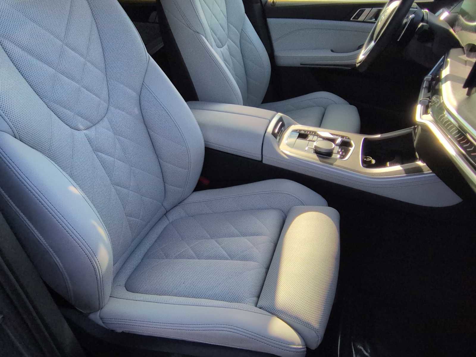 Used 2024 BMW X5 xDrive40i w/ Parking Assistance Package image 22