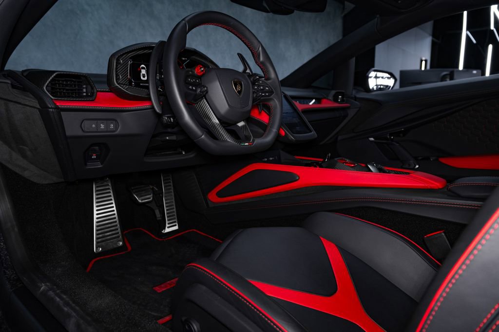 Used 2024 Lamborghini Revuelto AWD/4WD image 42
