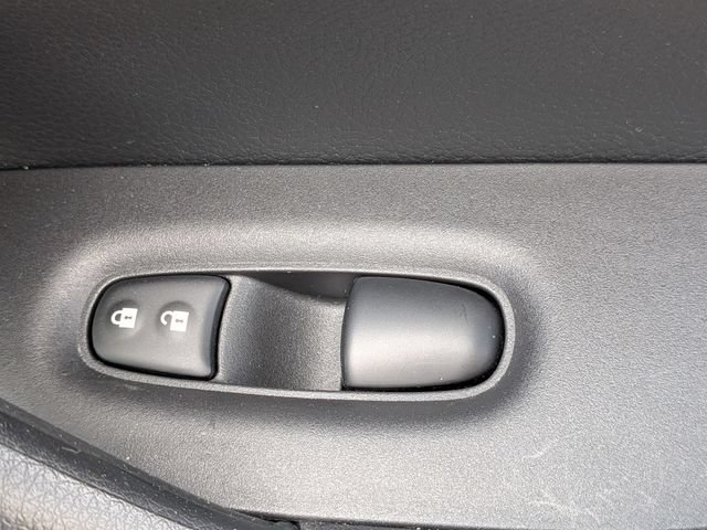 Used 2022 Nissan Rogue Sport SV FWD image 37