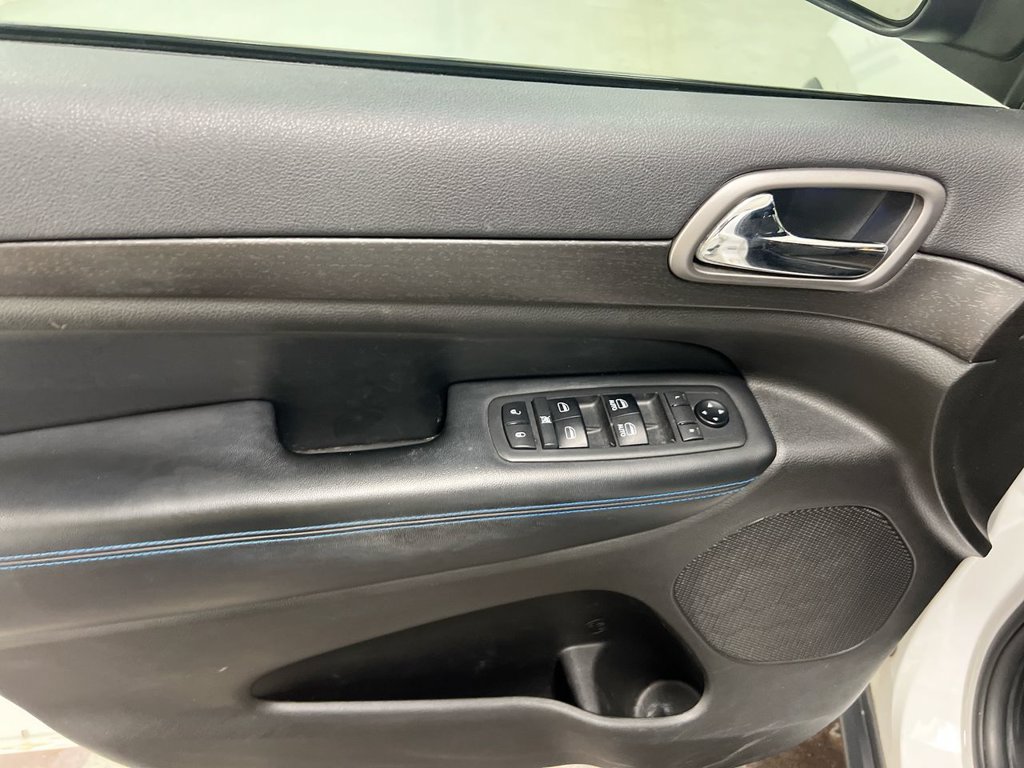 Used 2018 Jeep Grand Cherokee Laredo AWD/4WD image 20