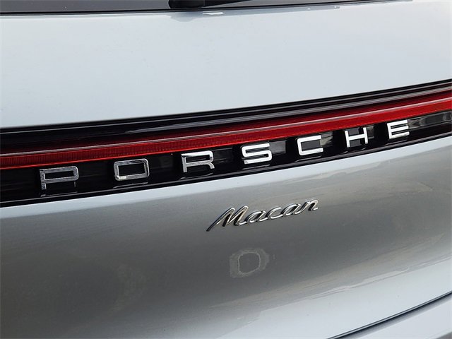 Used 2025 Porsche Macan image 25