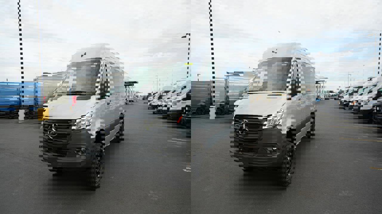 New 2025 Mercedes-Benz Sprinter 2500 image 1