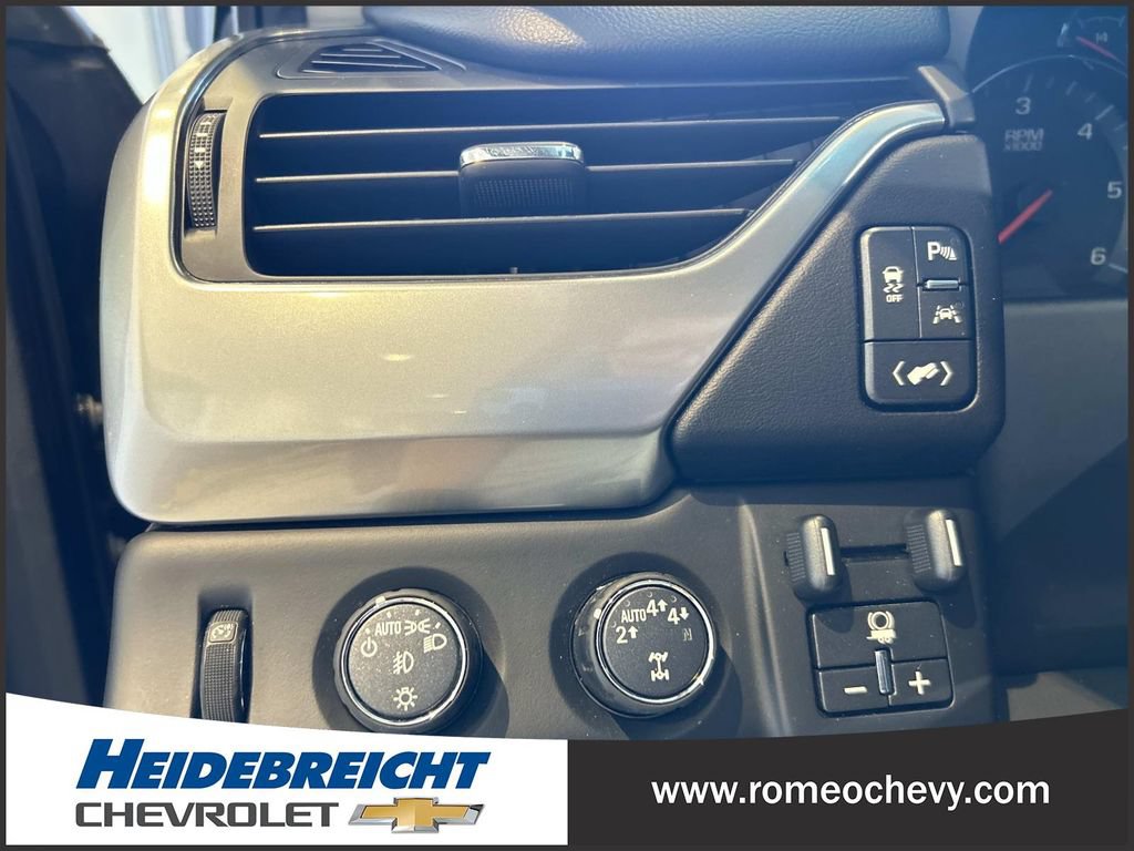 Used 2020 Chevrolet Tahoe Premier AWD/4WD image 31