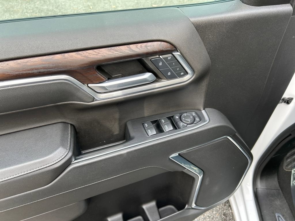 Used 2024 GMC Sierra 1500 SLT image 18