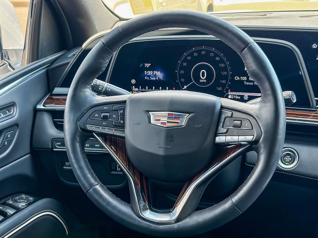 Used 2022 Cadillac Escalade Premium Luxury AWD/4WD image 15