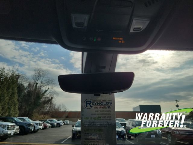 Used 2023 Chevrolet Traverse LT w/ Rear Camera Mirror Package image 12