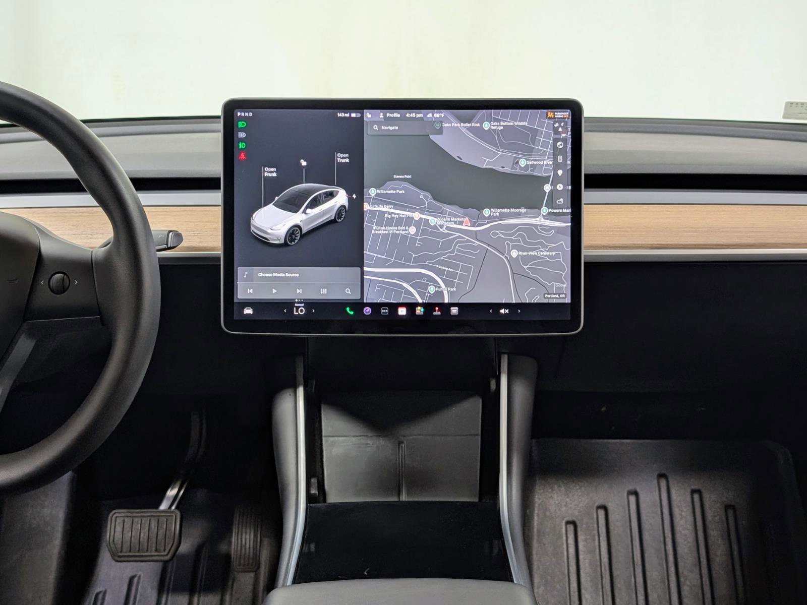 Used 2020 Tesla Model Y Long Range image 25