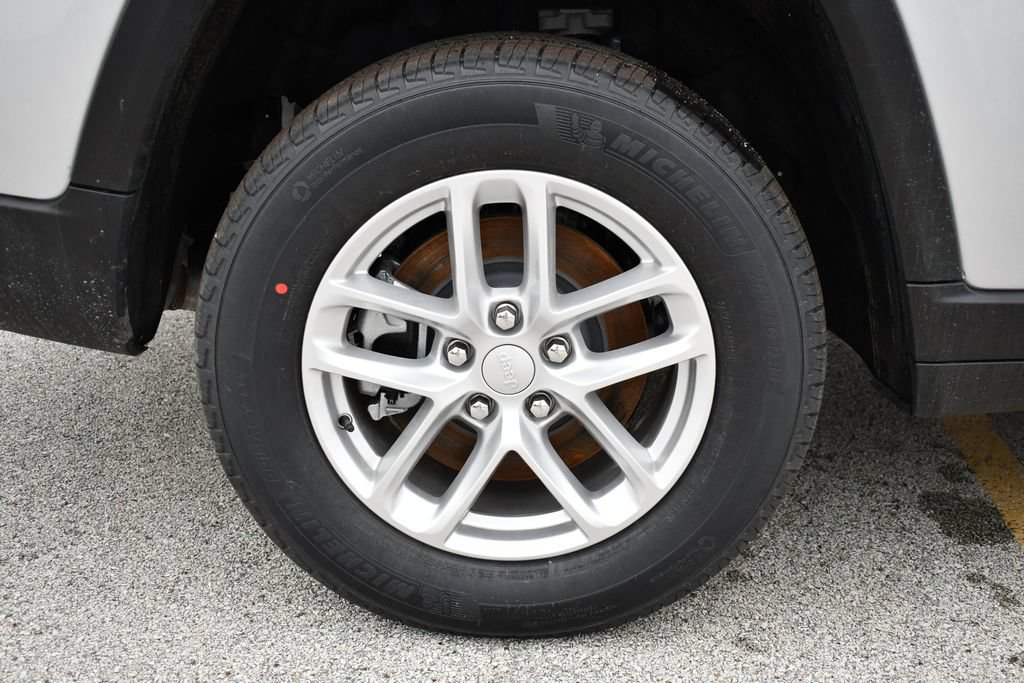 New 2026 Jeep Grand Cherokee L 4WD image 7