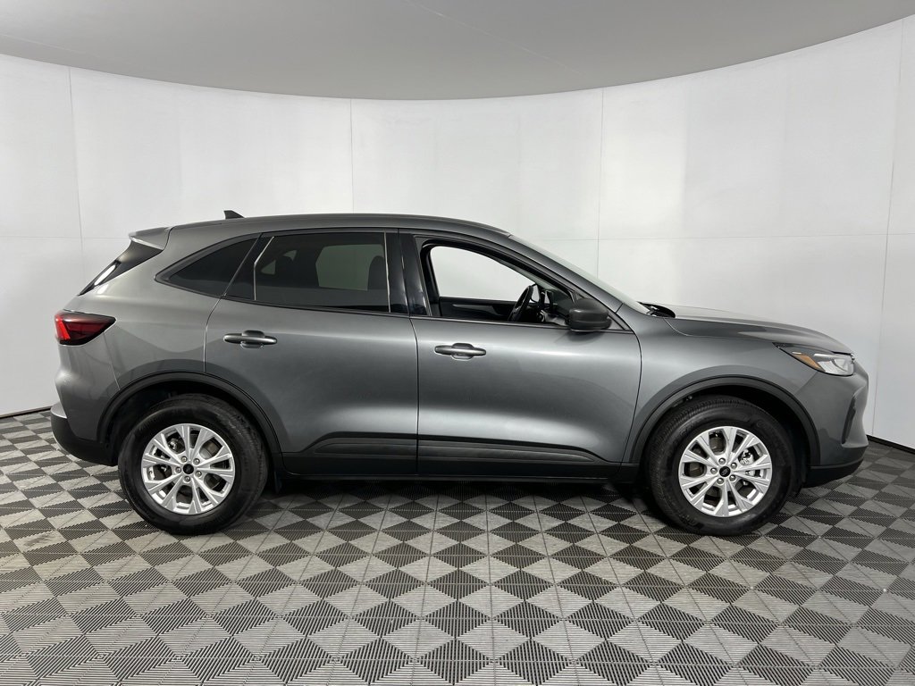 Used 2025 Ford Escape Active image 3