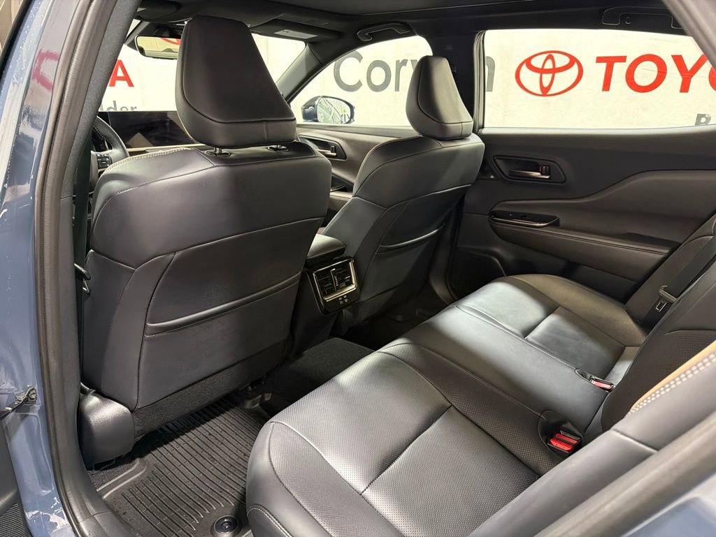 Used 2025 Toyota Crown AWD/4WD image 19