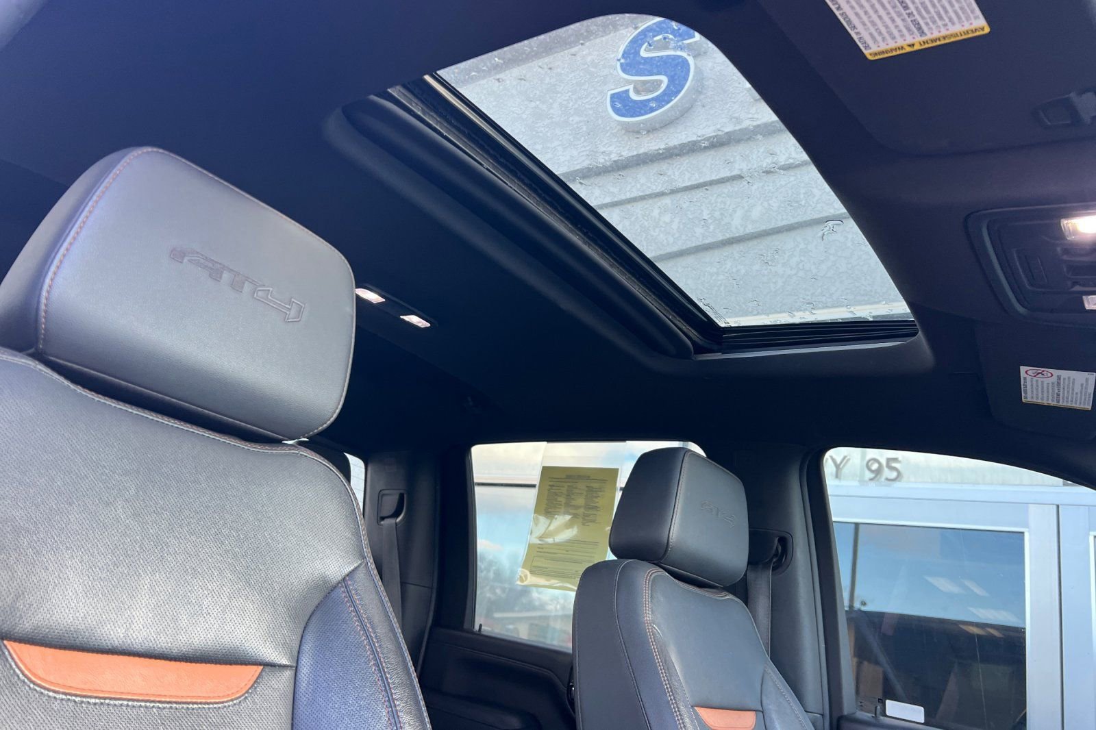 Used 2020 GMC Sierra 2500 AT4 w/ AT4 Premium Package image 16