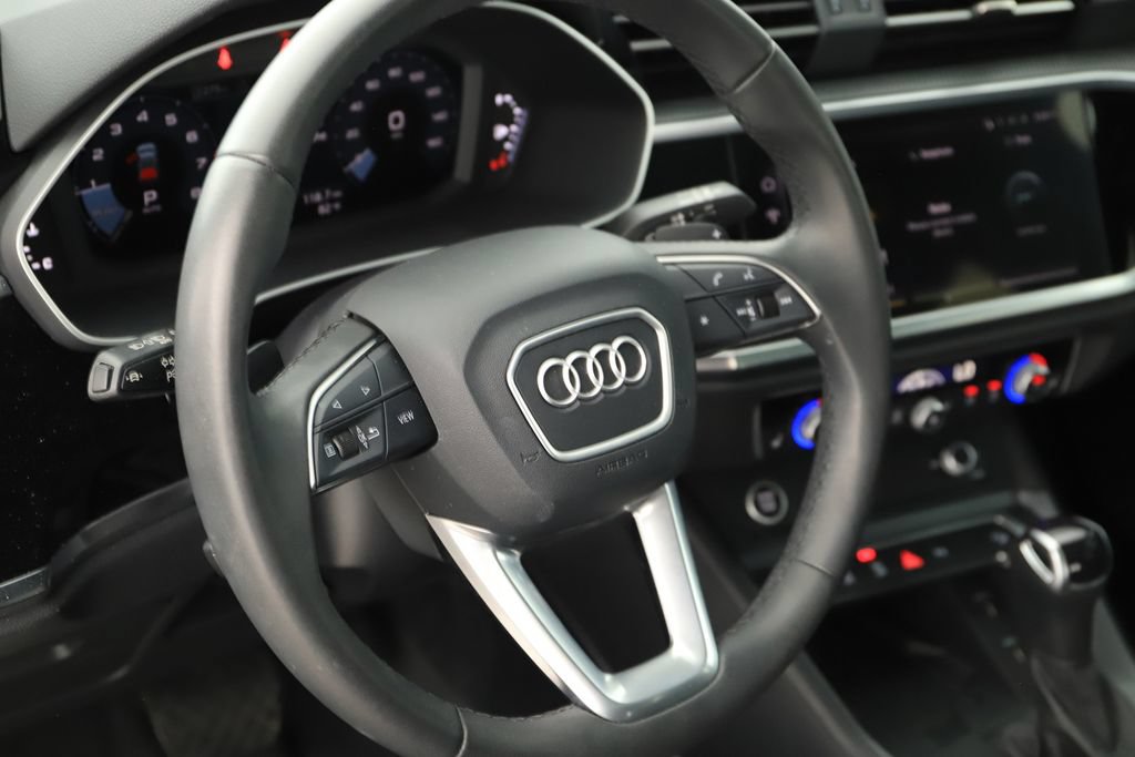 Certified 2025 Audi Q3 2.0T Premium w/ Convenience Package AWD/4WD image 15
