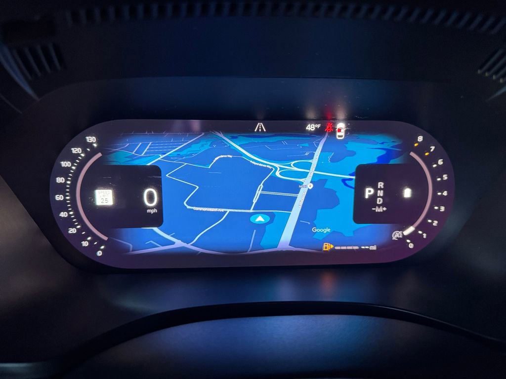 Certified 2023 Volvo XC60 B5 Plus AWD/4WD image 21