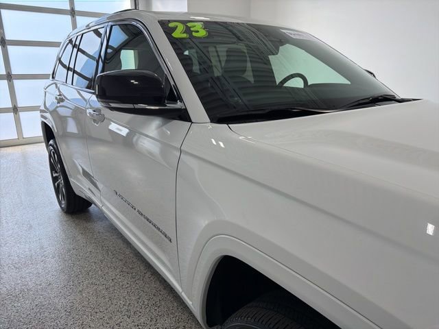 Used 2023 Jeep Grand Cherokee Overland w/ Adv Protech Group III image 33