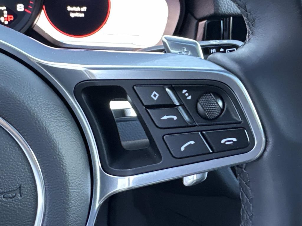 Certified 2023 Porsche Cayenne AWD/4WD image 30
