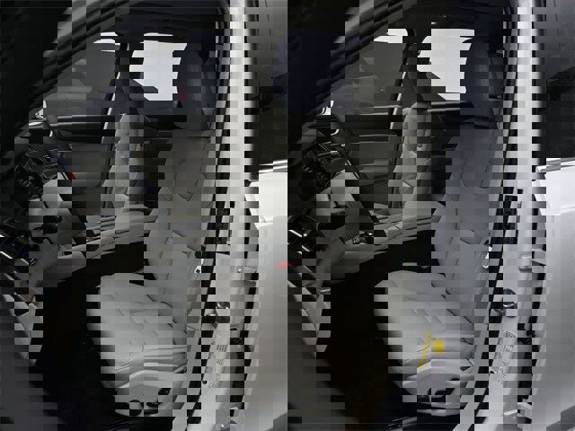 New 2025 Volvo XC90 B6 Plus w/ Protection Package Premier image 16