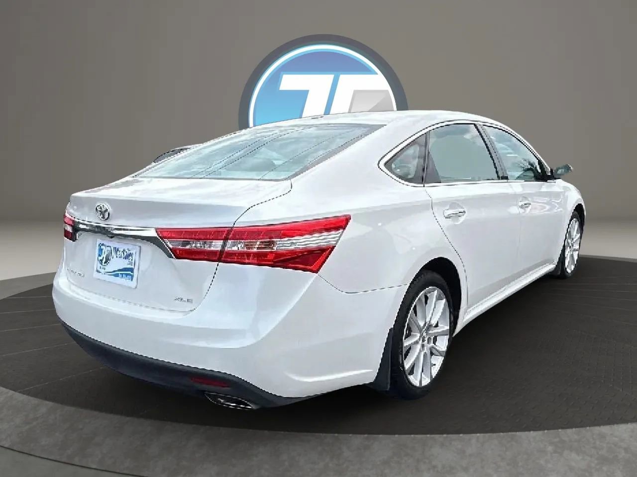 Used 2013 Toyota Avalon XLE Touring FWD image 7