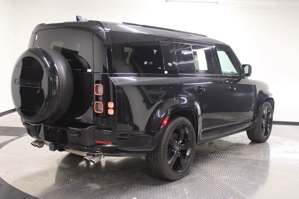 Certified 2024 Land Rover Defender 130 V8 image 7