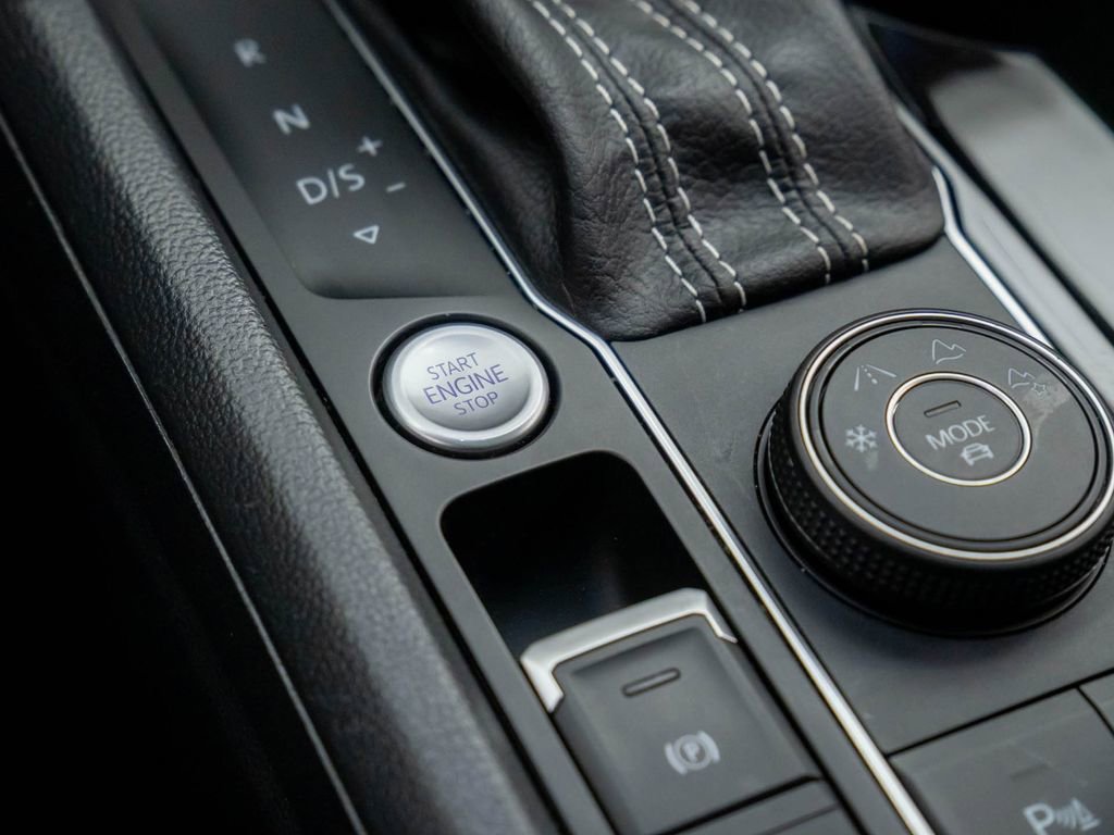 Used 2023 Volkswagen Atlas SEL image 23