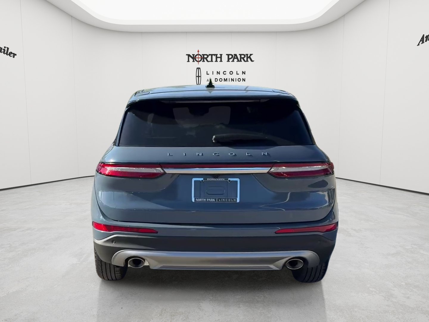 Used 2025 Lincoln Corsair Reserve FWD image 4