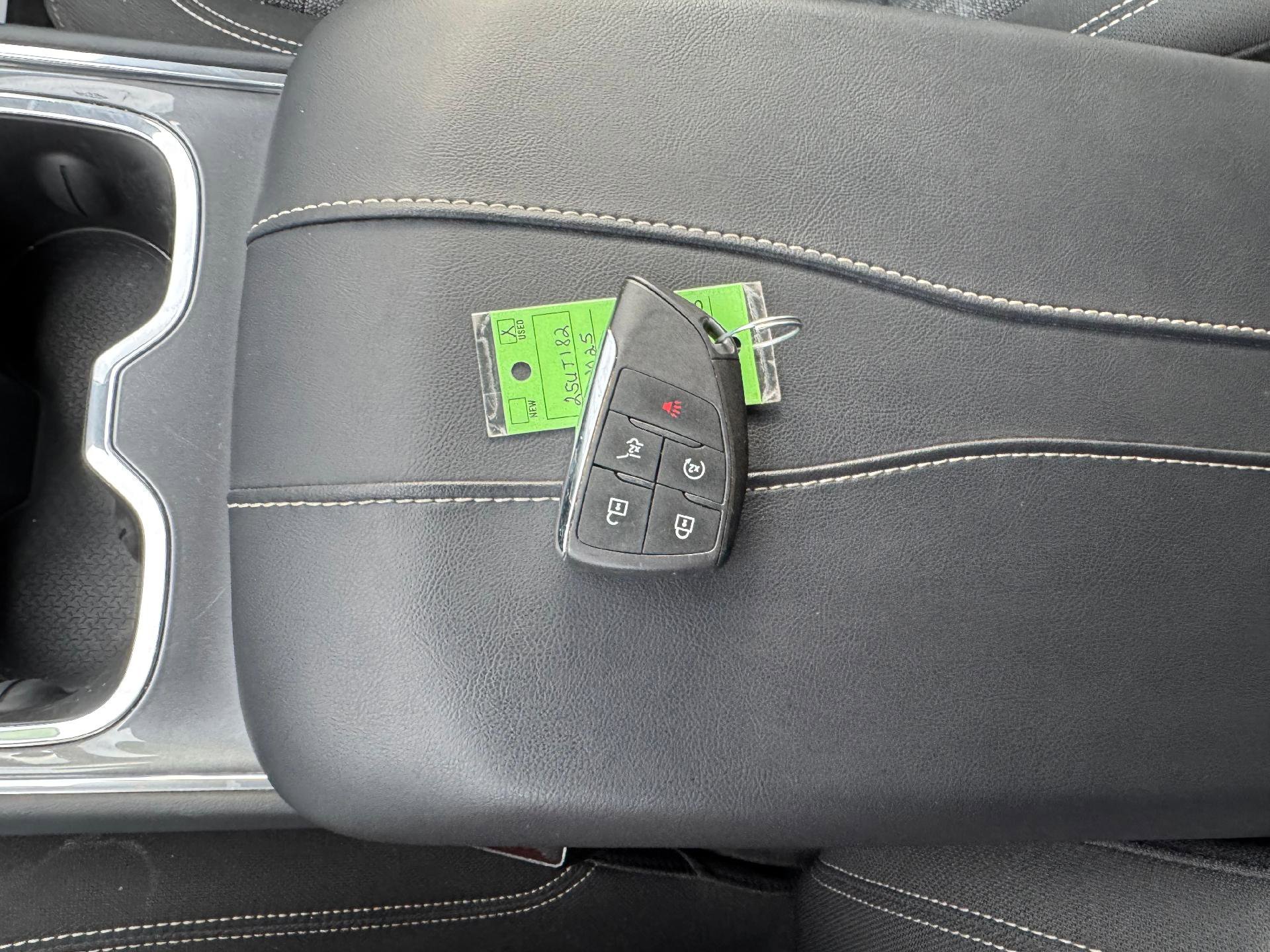 Used 2025 GMC Acadia Elevation image 33