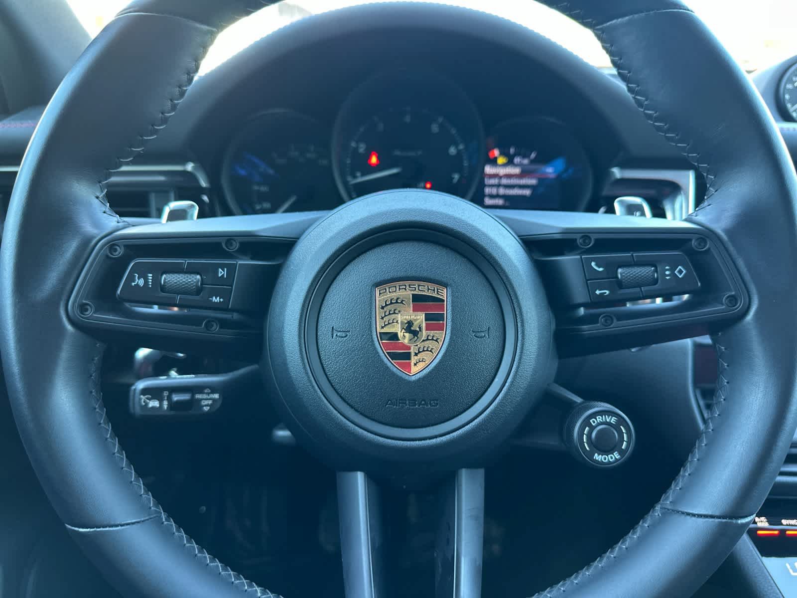 Certified 2023 Porsche Macan Turbo AWD/4WD image 25