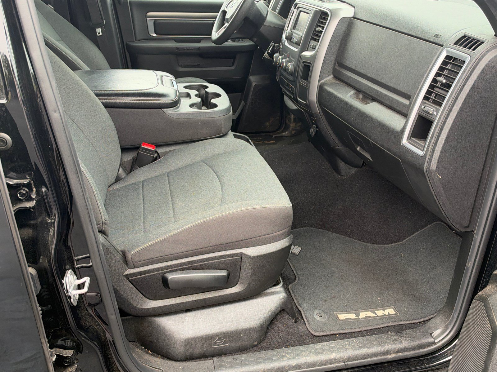 Used 2024 RAM 1500 Warlock AWD/4WD image 13